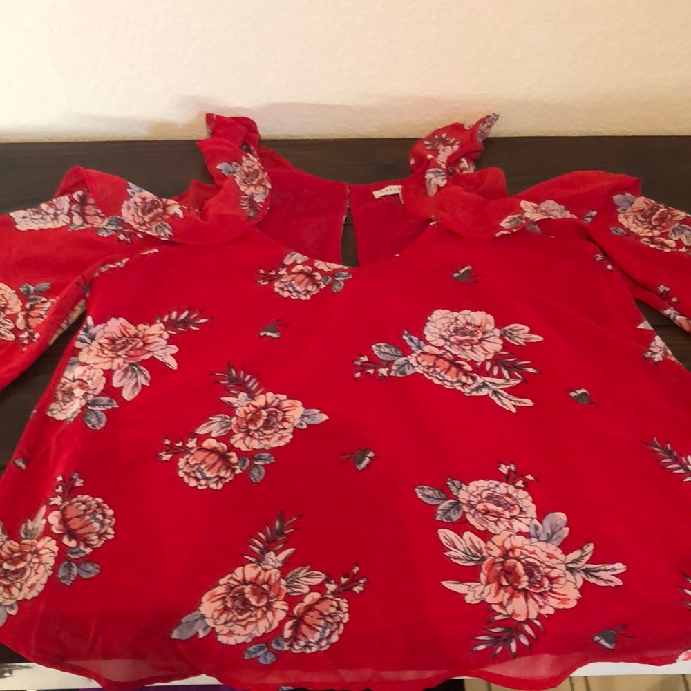 Flowy crop top, size small, like new